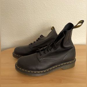 Doc Martin, soft leather lace ups • sz 8